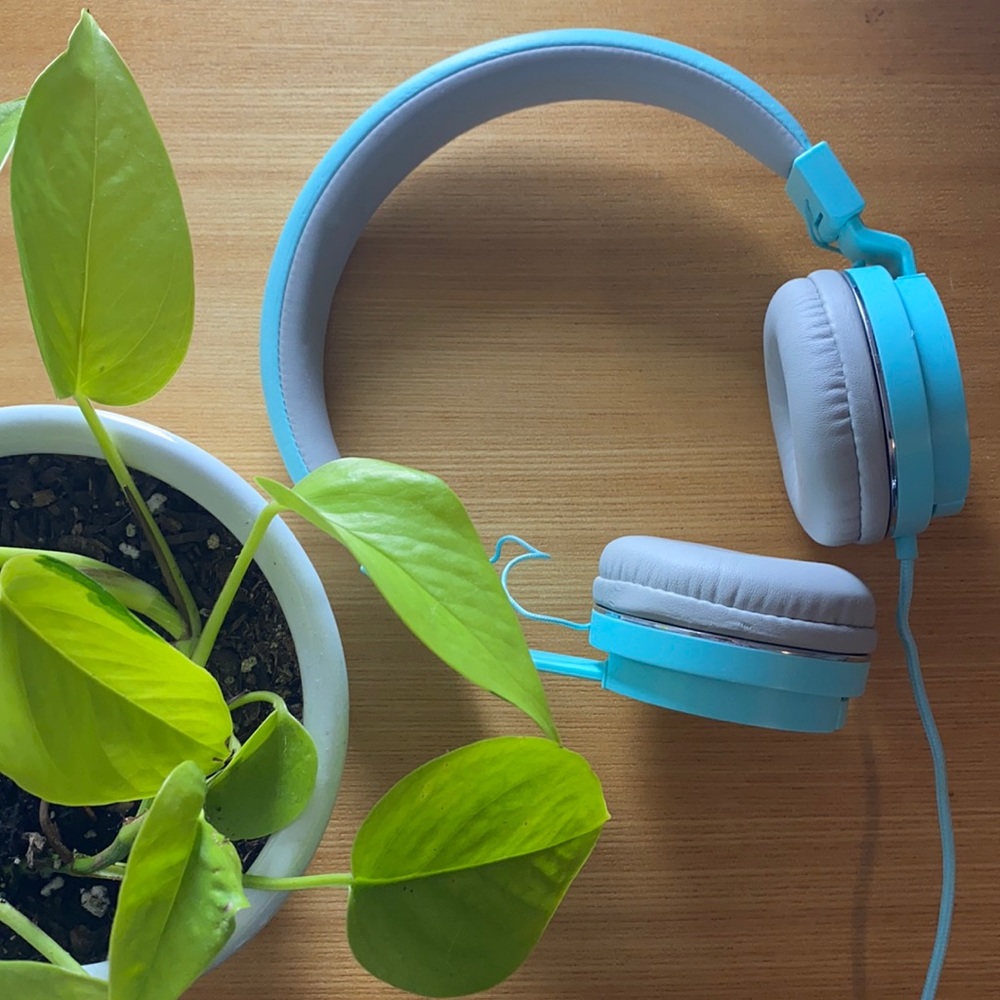 Sky blue over the ear gorsun headphones